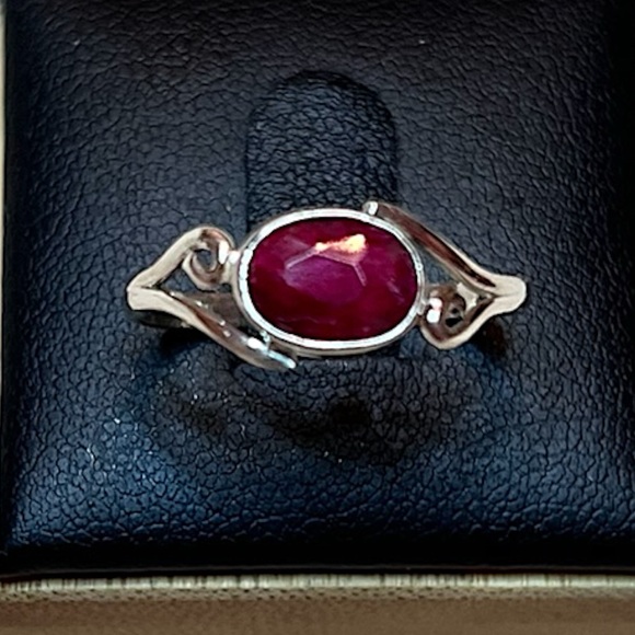 925 Sterling Silver Jewelry - Elegant Sterling Silver Genuine Ruby Gemstone Ring Size 7.5